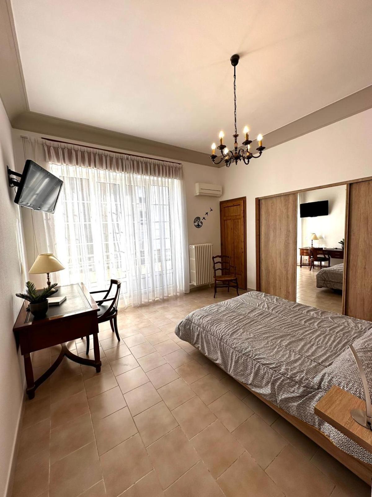 Appartement 4 A 8 Personnes, Spacieux De Standing Classe 4 Etoiles Nimes Exterior photo